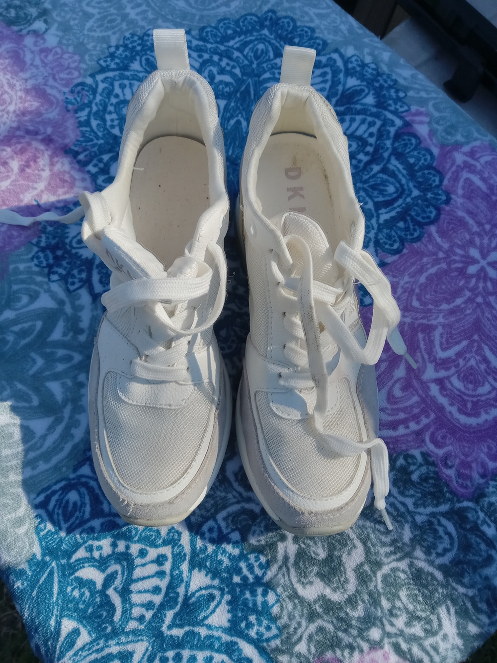 Dkny White Low-Top Lace Sneakers